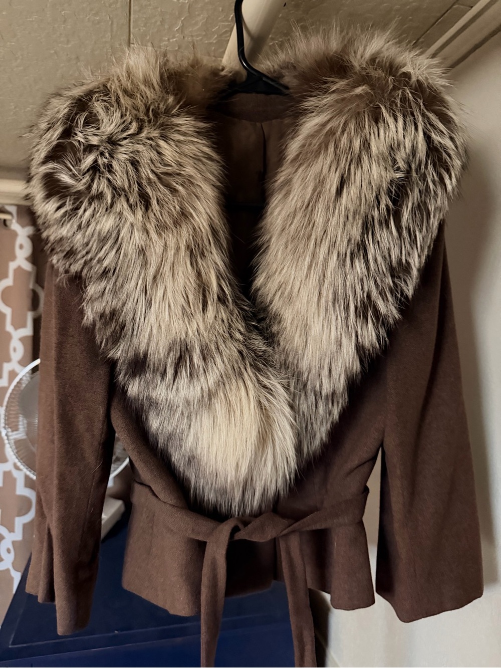 Vintage Brown Trench Coat with Tan-Beige Fur Collar